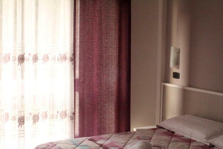 Hotel Astoria บอร์ดิเกรา ภายนอก รูปภาพ